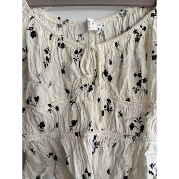 Astr the Label Black and White Floral Shirred SmockedTop Boho size XS - Picture 5 of 7